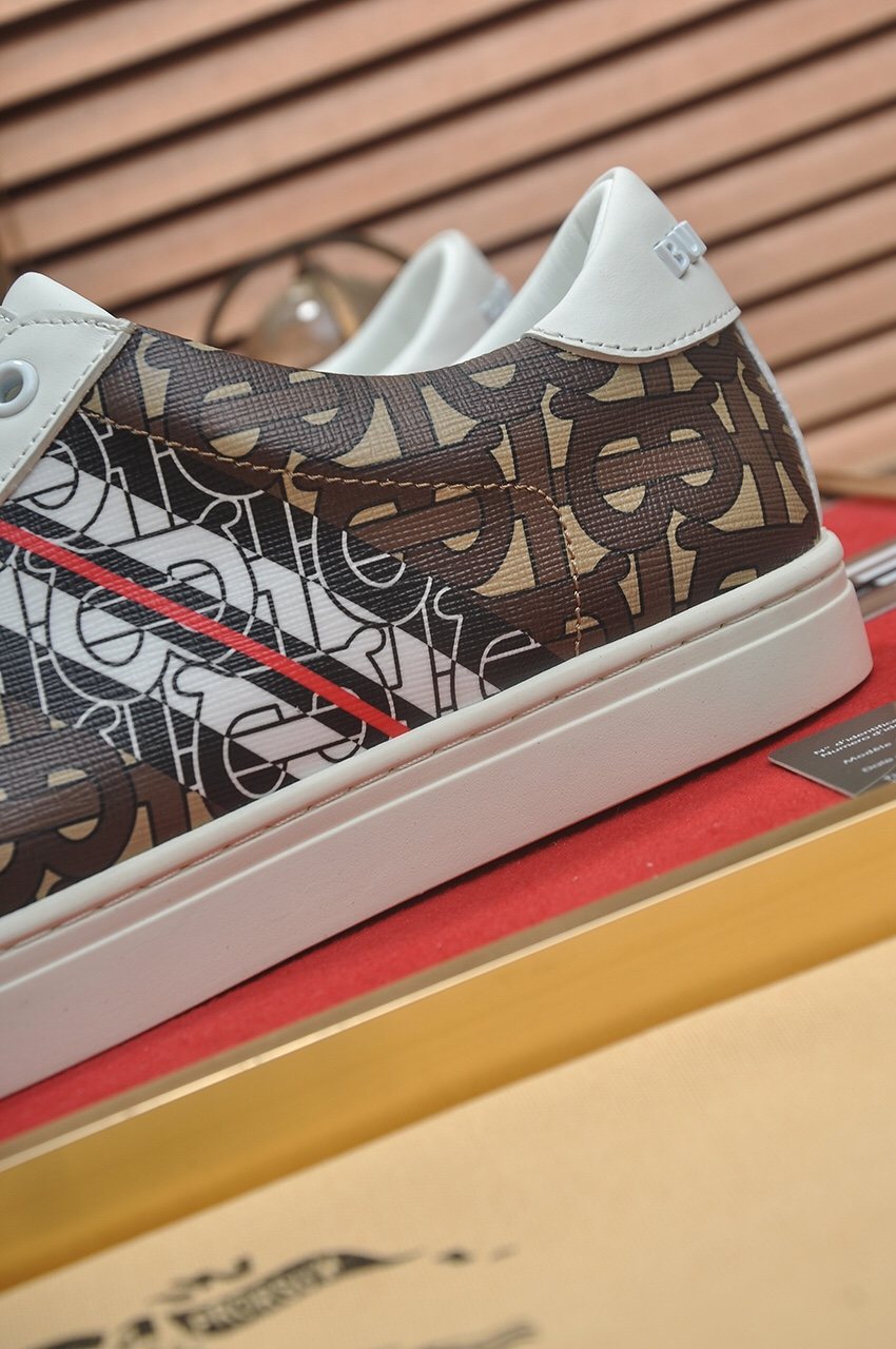 Burberry White Pattern Low-Top Sneakers